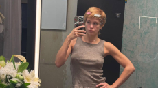 Η Κλέλια Ανδριολάτου φόρεσε περούκα και πόζαρε με αγορέ μαλλιά - Δείτε φωτογραφίες