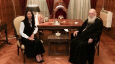 Συνάντηση του Αρχιεπισκόπου Ιερώνυμου με την Αφροδίτη Λατινοπούλου
