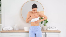 Καρκίνος μαστού: Γιατί είναι πιο επιθετικός στις νέες γυναίκες – Το κενό στην πρόληψη που «γιγαντώνει» το πρόβλημα