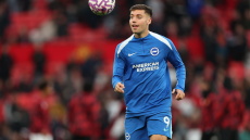 Συναγερμός στη Μπράιτον: Ο Τζίμας τραυματίστηκε και έγινε αναγκαστική αλλαγή στο παιχνίδι με την Άστον Βίλα, βίντεο 
