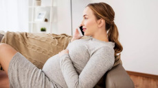 Πόσο επικίνδυνη είναι η χρήση κινητού κατά τη διάρκεια της εγκυμοσύνης