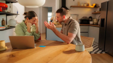 Οι συνεδρίες σε ψυχολόγο (δεν) καλύπτονται από το ασφαλιστήριο υγείας – Γιατί συμβαίνει αυτό