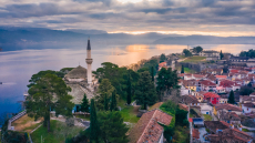 Τα Γιάννενα είναι η πόλη των 15 λεπτών και η πιο ευτυχισμένη της Ελλάδας: Το μαγευτικό τοπίο, η ιδιαίτερη κουζίνα και η άνοδος του συνεδριακού τουρισμού