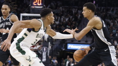 Ο Ντοκ Ρίβερς διαψεύδει τα σενάρια περί ανταλλαγής αλλά οι Σπερς ονειρεύονται τον Αντετοκούνμπο δίπλα στον Γουεμπανιάμα