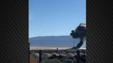 Συνετρίβη F-16 κατά τη διάρκεια επίδειξης στην Καλιφόρνια, ο πιλότος εκτινάχθηκε με ασφάλεια πριν την πρόσκρουση, δείτε βίντεο