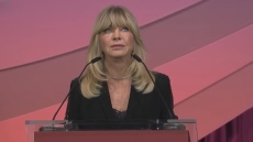 Συγκινημένη η Γκόλντι Χον για την Νταϊάν Κίτον: Έφερνε τόση χαρά, ζωή και ζωντάνια, ήταν σαν αστραπή