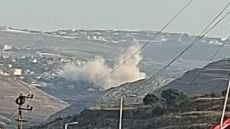 Οι Ισραηλινοί βομβάρδισαν στόχους της Χεζμπολάχ στο νότιο Λίβανο μια μέρα μετά τις ιστορικές συνομιλίες