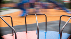 Ίλιον: 89χρονος θώπευσε ανήλικη σε παιδική χαρά και της πρότεινε να συνευρεθούν έναντι αμοιβής