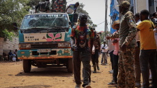 Κονγκό: Εκατοντάδες άμαχοι περνούν στη Ρουάντα για να γλιτώσουν από τις μάχες