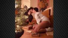 H Γκόμεζ και ο Μπλάνκο στόλισαν το χριστουγεννιάτικο δέντρο: «Τα πρώτα μας Χριστούγεννα ως παντρεμένο ζευγάρι»