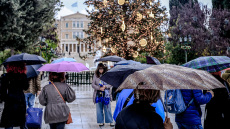 Ποιες περιοχές θα χτυπήσει τις επόμενες ώρες η κακοκαιρία Byron, βροχές και το Σάββατο στην Αττική