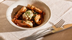 Τσιγαριαστά σέσκουλα με γαρίδες αχνιστές από την Αργυρώ Κουτσού
