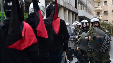 Ξεκίνησε η πορεία στη μνήμη του Αλέξανδρου Γρηγορόπουλου στο κέντρο της Αθήνας, κλειστές Σταδίου και Πανεπιστημίου