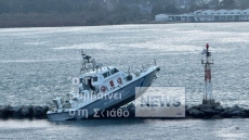 Βόλος: Σκάφος του Λιμενικού «καρφώθηκε» πάνω στον κυματοθραύστη στα Πευκάκια - Θα μετέφερε την εικόνα της Παναγίας Εικονίστριας