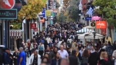 Χριστούγεννα 2025: Ξεκινά την Πέμπτη το εορταστικό ωράριο των καταστημάτων 