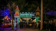 Χριστούγεννα στην Ελλάδα: Θεματικά πάρκα, ορεινοί προορισμοί και γεμάτα ξενοδοχεία