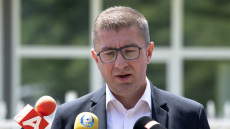 Ο Χρίστιαν Μίτσκοσκι επανεξελέγη αρχηγός του δεξιού VMRO-DPMNE στη Βόρεια Μακεδονία
