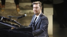 Ο Γιώργος Θεοφάνους απαντά για τα 26.300 ευρώ για τη φωταγώγηση του χριστουγεννιάτικου δέντρου στο Ναύπλιο