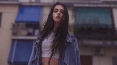 Έλενα Λεώνη, η δημιουργός που μετατρέπει μια στιγμή σε «Βροχή»