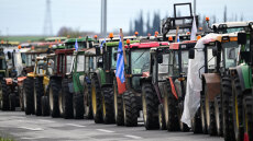 Αγρότες: Κλείνουν και παρακαμπτήριους στις εθνικές οδούς, αποκλείουν τελωνεία και ετοιμάζονται για τα λιμάνια σε Βόλο και Θεσσαλονίκη