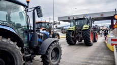 Ομάδα μπάσκετ της Τουρκίας που πάει στην Καρδίτσα, δεν μπορεί να περάσει το μπλόκο της Θήβας