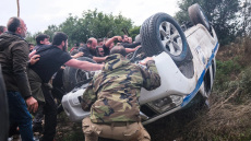 Πρωτοφανείς αγριότητες στην Κρήτη με αγρότες να χτυπούν αστυνομικούς: Ταυτοποιήθηκαν και κατηγορούνται για απόπειρες ανθρωποκτονίας κατά συρροή, δείτε βίντεο και φωτογραφίες