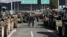 Οι αγρότες επιμένουν σε κλιμάκωση ακόμα και με κλείσιμο της  γέφυρας Ρίου-Αντιρρίου και των Τεμπών, τι μέτρα εξετάζει η κυβέρνηση