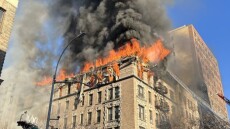 Φωτιά σε κτίριο στο Μανχάταν: Τρεις τραυματίες
