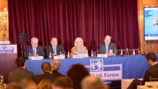 Ισχυρό μήνυμα εμπιστοσύνης στην ελληνική οικονομία από το Capital Link 2025 στη Νέα Υόρκη 