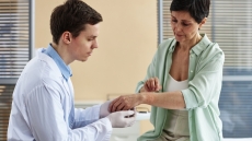 Ψωρίαση: 4 λόγοι που παρατηρείται σταθερή άνοδος παγκοσμίως