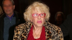 Καίτη Γκρέυ: Ο γιος της κατέθεσε αγωγή για ακύρωση της διαθήκης της