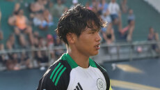 Ζέσταμα με τα... μάτια: Η ιδιαίτερη προθέρμανση του Χατάτε της Σέλτικ που δημιούργησε ερωτηματικά