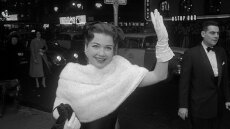 Αν Μπάξτερ: Η γυναίκα που μπορούσε να είναι άγγελος και δηλητήριο στο ίδιο πλάνο