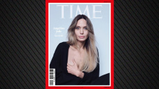 Δώδεκα χρόνια μετά τη μαστεκτομή, η Αντζελίνα Τζολί ποζάρει στο γαλλικό ΤΙΜΕ και αποκαλύπτει για πρώτη φορά την ουλή της