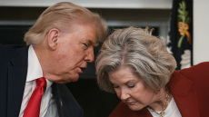 Χαρακτήρισε ή όχι τον Τραμπ «εκδικητικό με προσωπικότητα αλκοολικού» η προσωπάρχης του Λευκού Οίκου; Το Vanity Fair λέει ναι, η ίδια διαψεύδει