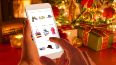 Οι γιορτές στην εποχή των social media: Πώς επηρεάζουν τις αγορές μας;