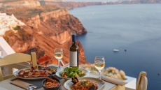 Η Σαντορίνη και η Θεσσαλονίκη εντάσσονται στον Οδηγό MICHELIN το 2026