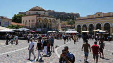 Ξεκινούν οι εργασίες στην πρόσοψη του κτιρίου του σταθμού Μοναστηράκι