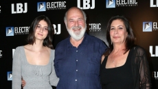 Ρομπ Ράινερ: Η μικρότερη κόρη του ανακάλυψε τη σορό του μετά από τηλεφώνημα ενός μασέρ που τους έψαχνε, δεν γνώριζε ότι είχε πεθάνει και η μητέρα της