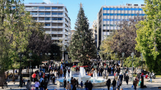 Καιρός: Από ήπιο σκηνικό σε διαδοχικές κακοκαιρίες έως τα Χριστούγεννα, πού θα «χτυπήσουν» βροχές και χιόνια 