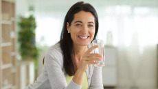 Νερό: Πολύτιμος σύμμαχος της καρδιάς μετά τα 50
