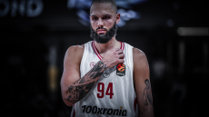 Το μήνυμα του Φουρνιέ για την επόμενη ημέρα στον Ολυμπιακό: «Το πιο βαθύ σκοτάδι είναι πριν την αυγή»