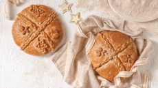 Χριστόψωμο με μπαχαρικά
