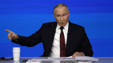 Έξαλλος ο Πούτιν με οσκαρικό ντοκιμαντέρ για την πολεμική προπαγάνδα στη Ρωσία όπου απεικονίζεται ως... Πινόκιο, βίντεο 