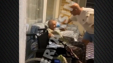 Σοκαριστικό βίντεο: Άνδρας χτυπάει και σηκώνει με το ζόρι ηλικιωμένο σε γηροκομείο στην Κωνσταντινούπολη