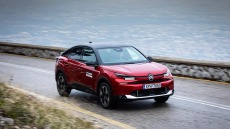 Δοκιμάζουμε το υβριδικό Citroen C4 - Πόσο κοστίζει στην Ελλάδα;