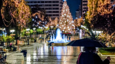 Χριστούγεννα με τοπικές βροχές και χιόνια στους χειμερινούς προορισμούς, ο καιρός το ερχόμενο πενθήμερο