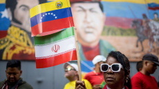 Το Ιράν προσφέρει βοήθεια στη Βενεζουέλα στη σύγκρουση με τις ΗΠΑ
