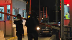 Οι αγρότες άνοιξαν τα διόδια στις Αφίδνες και την Τραγάνα, δείτε βίντεο