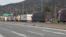 Οι αγρότες κλείνουν σήμερα για πέντε ώρες τις σήραγγες των Τεμπών για τα φορτηγά
